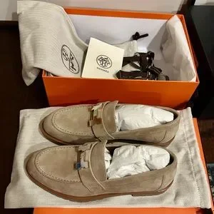 HERMES*Hモチーフ スエードゴート モカシン Faubourg ブラウン Faubourg loafer | Hermès USA
